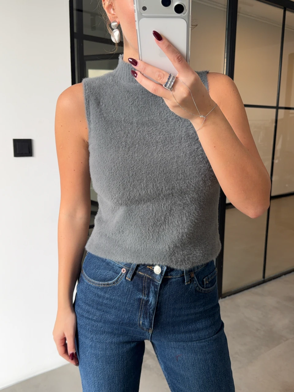 YARIM BOĞAZLI YUMOŞ DOKULU GRİ TRİKO BLUZ