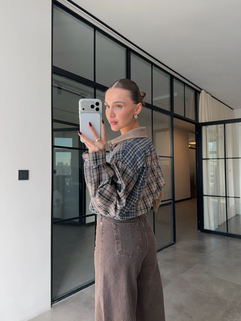 YÜKSEK BEL KAHVERENGİ YIKAMALI JEAN