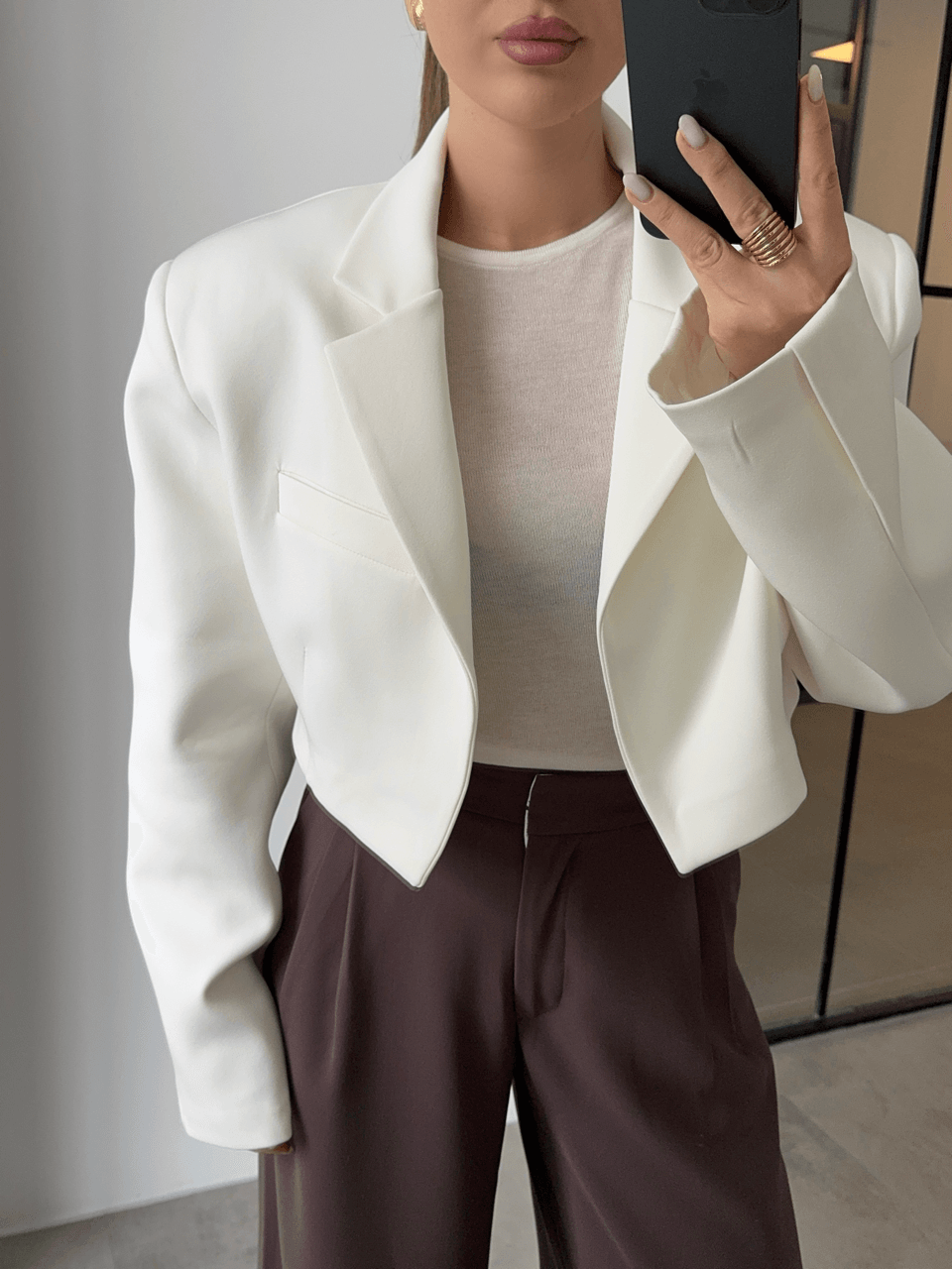 PREMİUM VATKALI EKRU CROP BLAZER