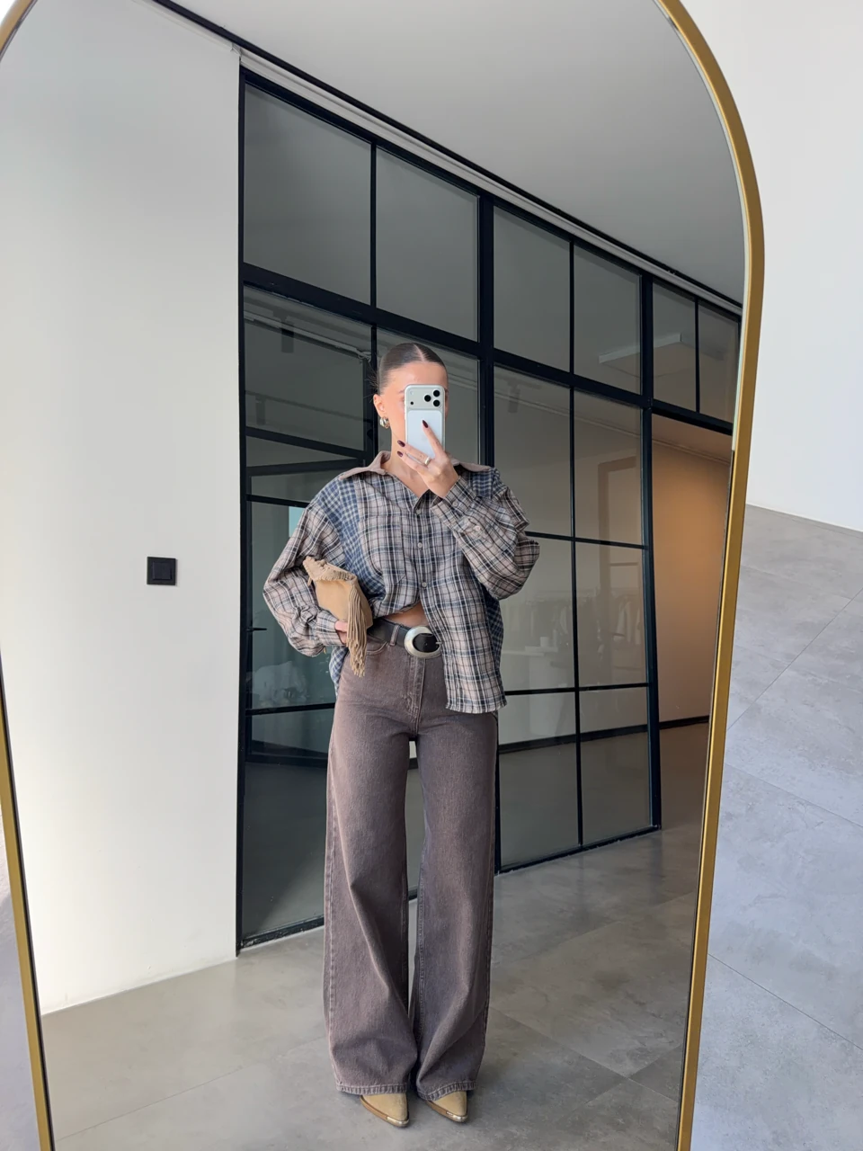 YÜKSEK BEL KAHVERENGİ YIKAMALI JEAN