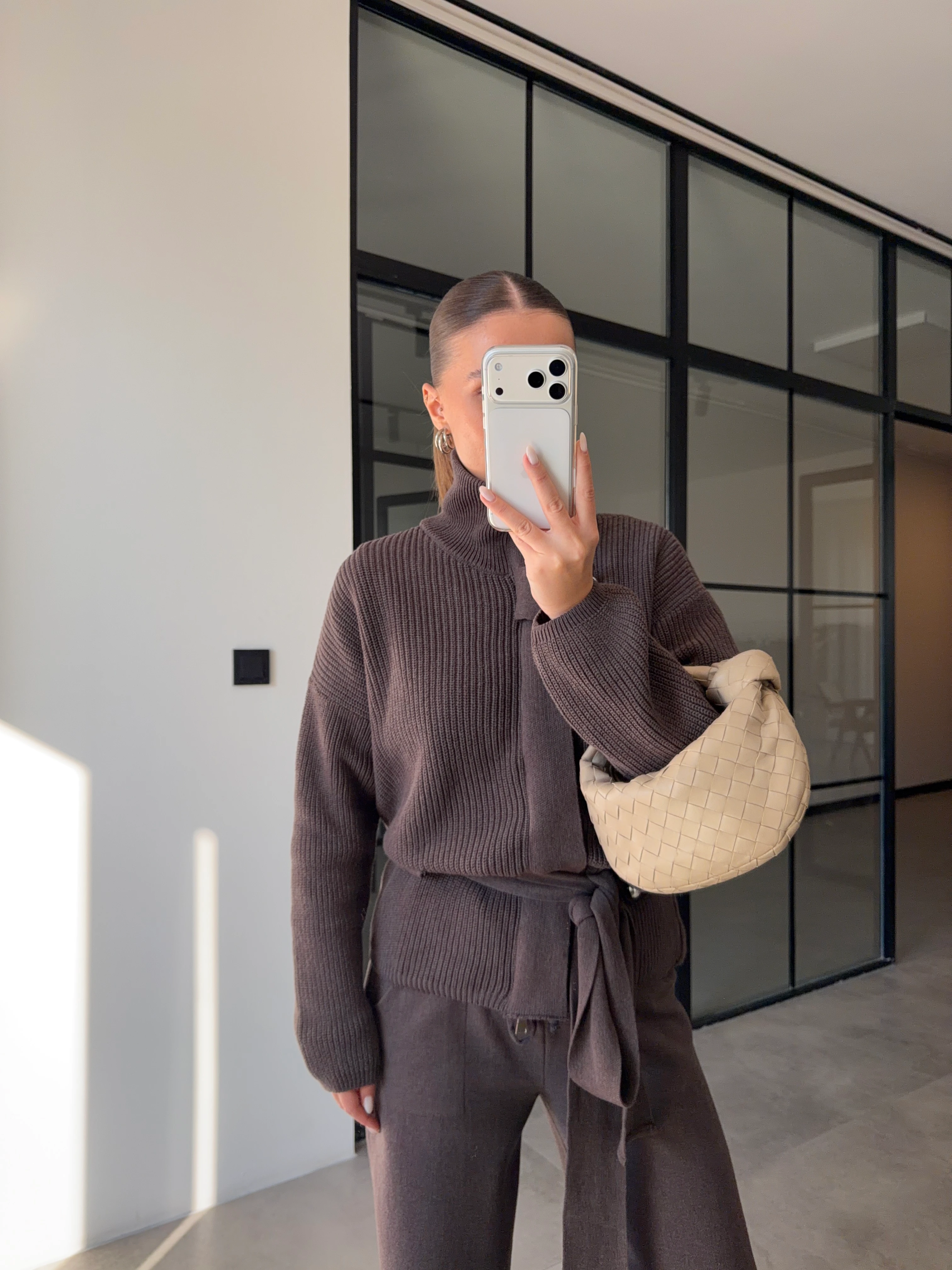 DİK YAKALI KUŞAKLI VİZON TRİKO TAKIM