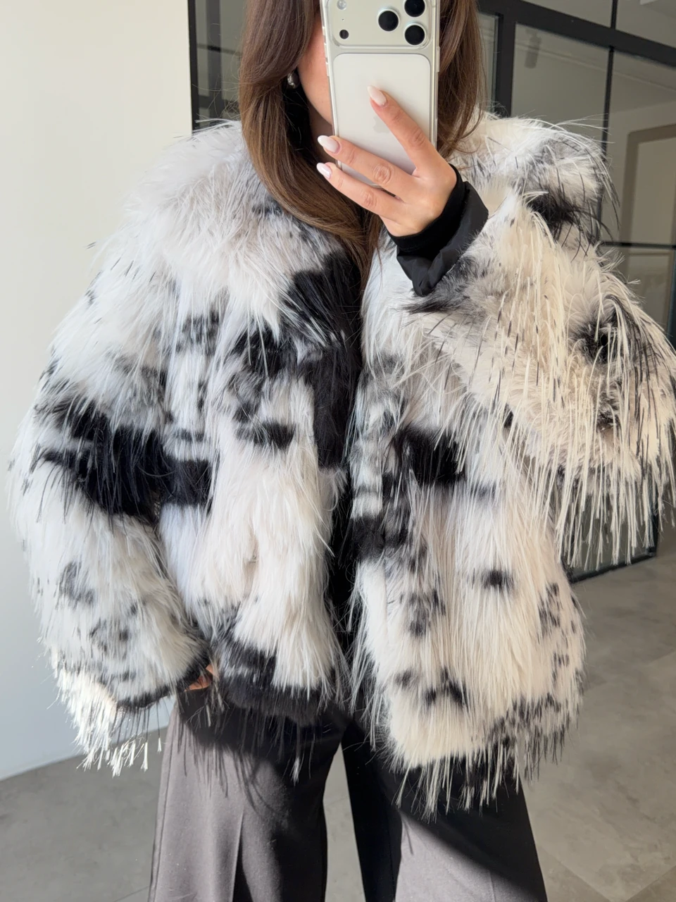 SİYAH DESENLİ KÜRK