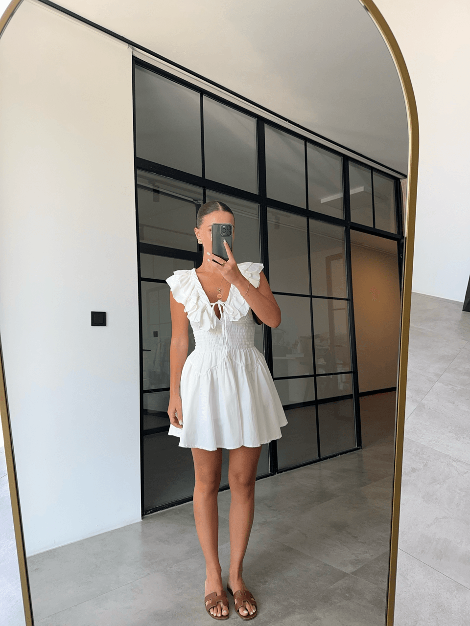 WHITE MINI DRESS WITH FRILL COLLAR