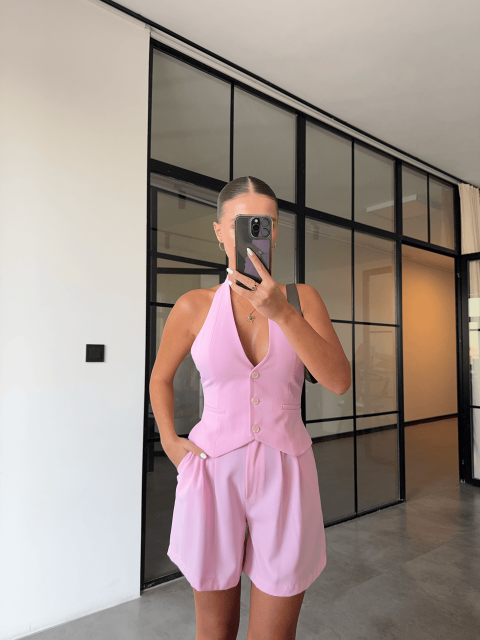 PEMBE YELEK ŞORT TAKIM