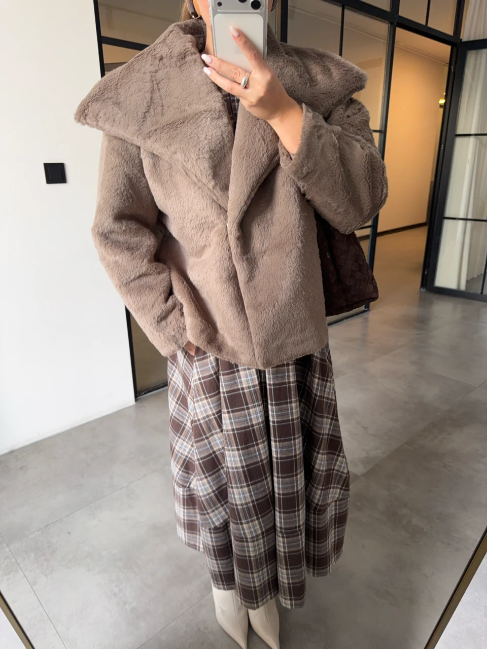 ŞAL YAKA KÜRK MONT