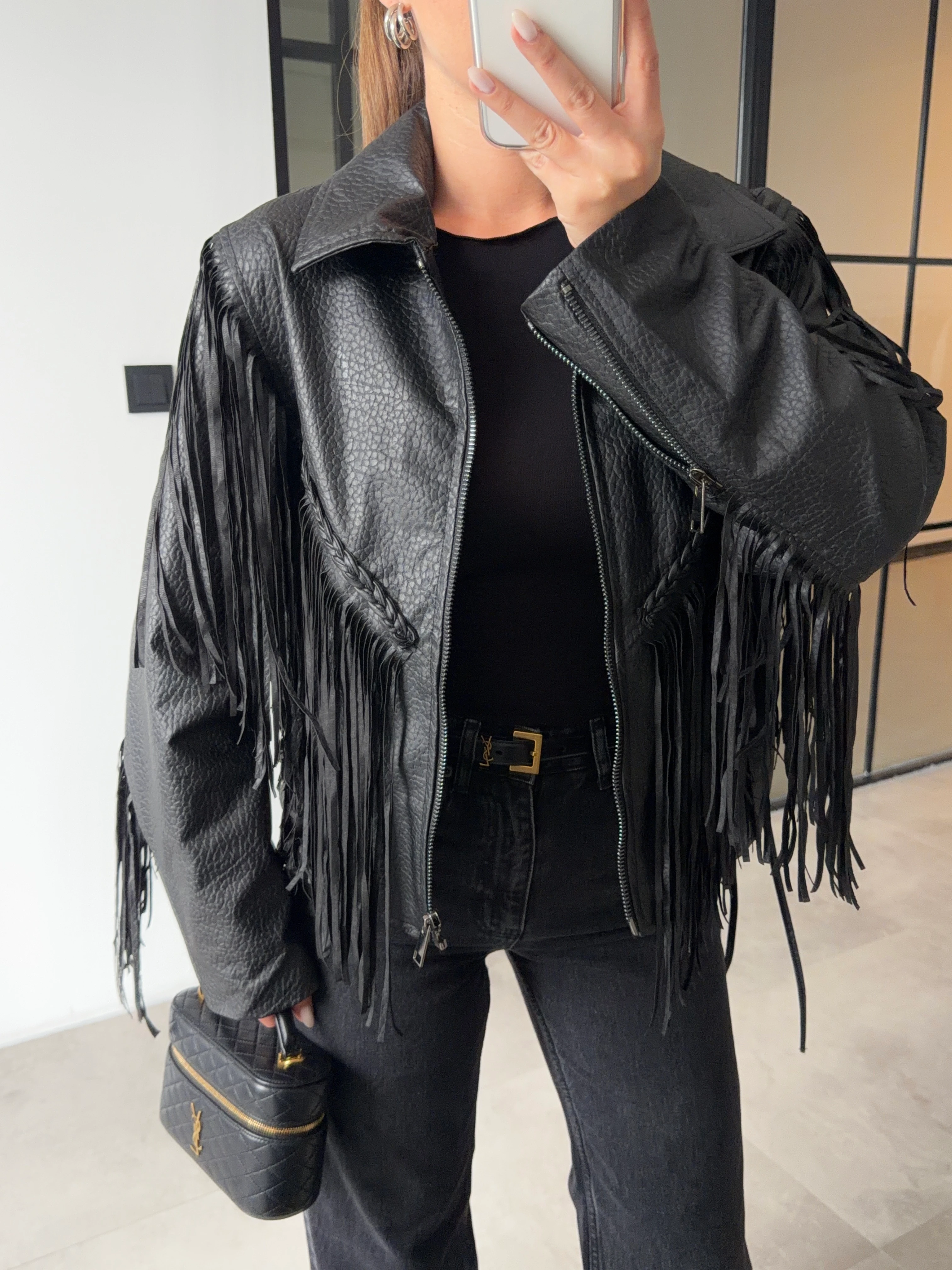 PÜSKÜLLÜ SİYAH DERİ CEKET