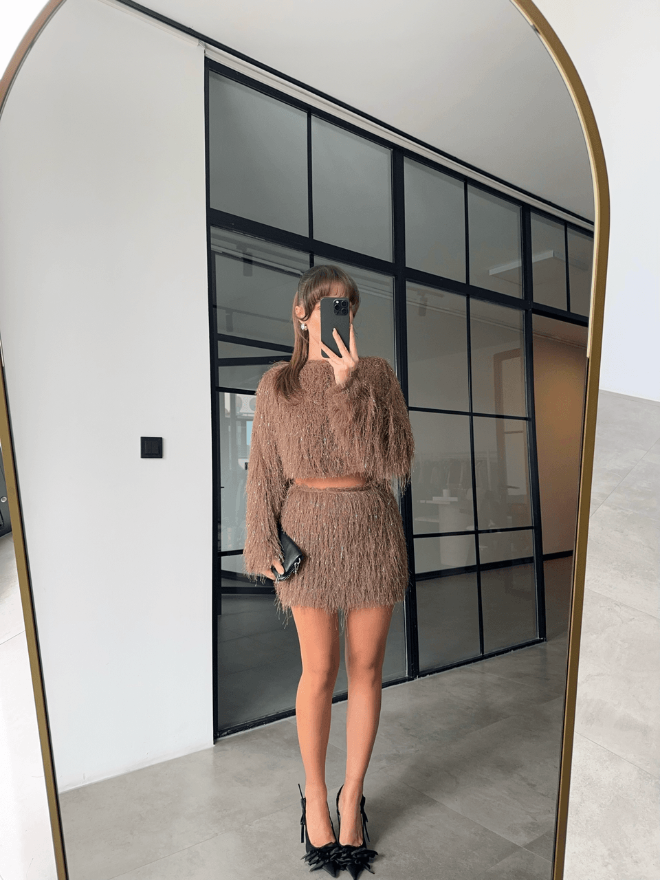 KAHVERENGİ SAÇAKLI ETEK CROP BLUZ TAKIM