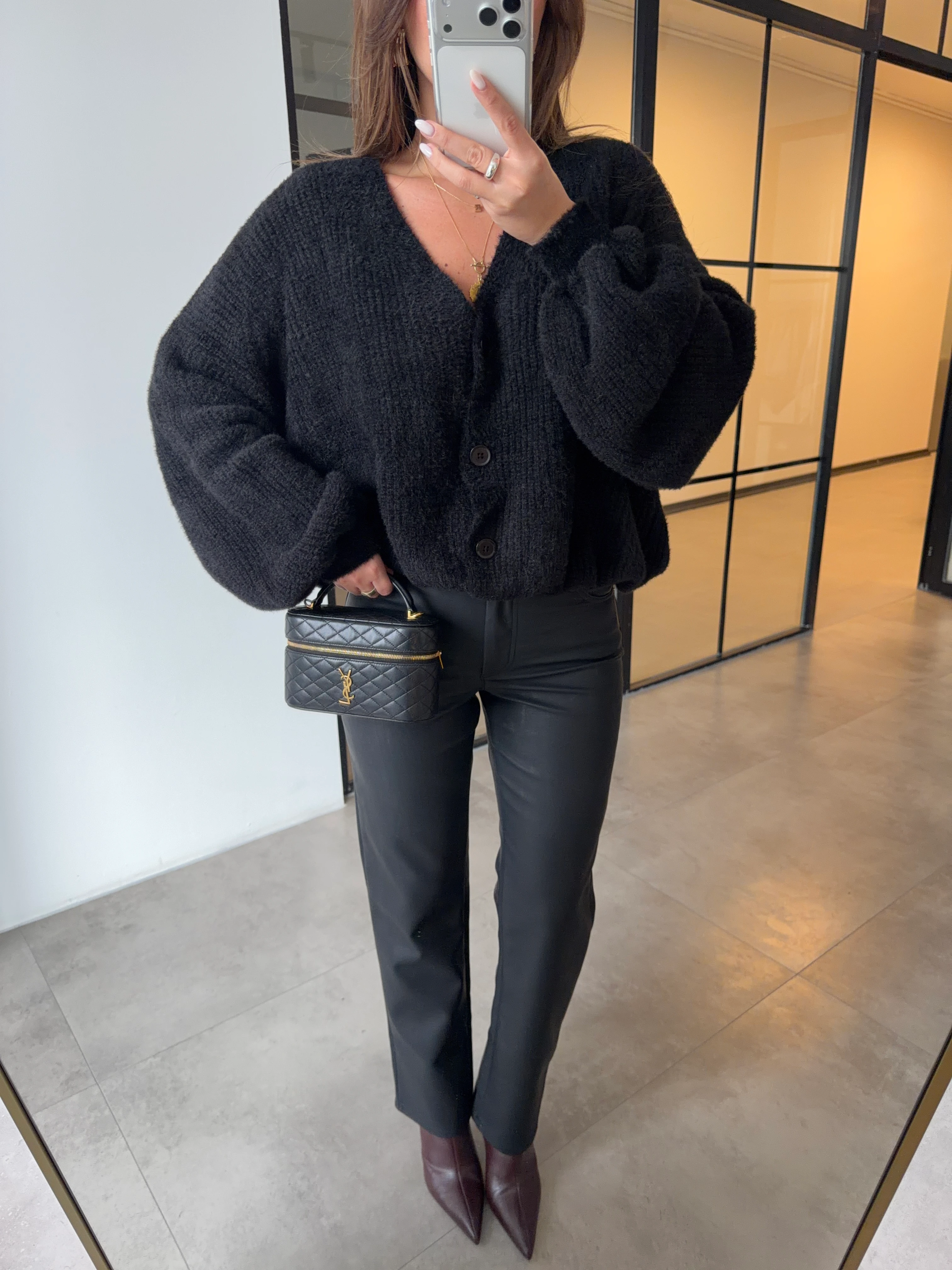 YUMOŞ DOKULU BALON KOL SİYAH HIRKA