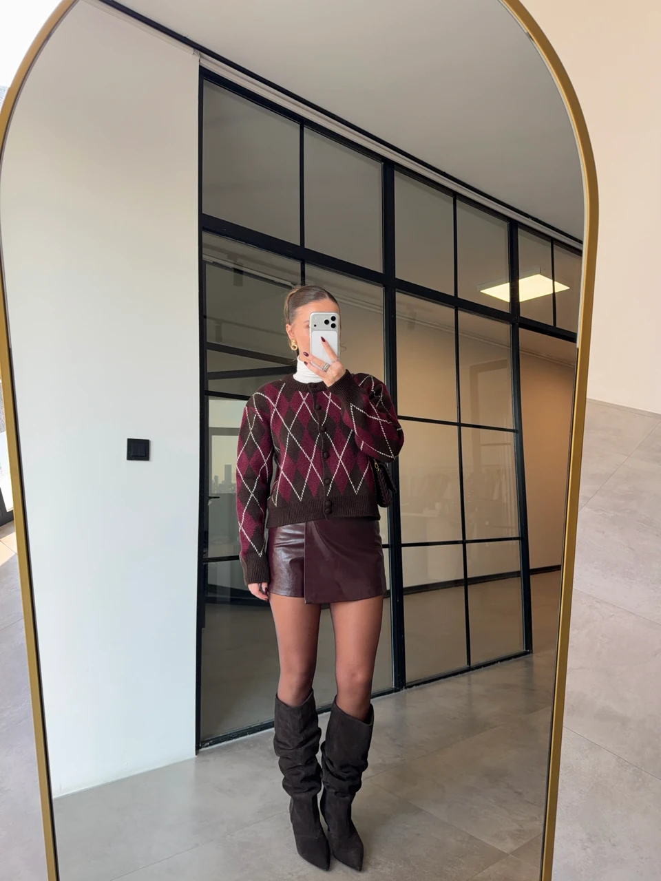 MÜRDÜM ÇAPRAZ KAPAMA DERİ ŞORT ETEK