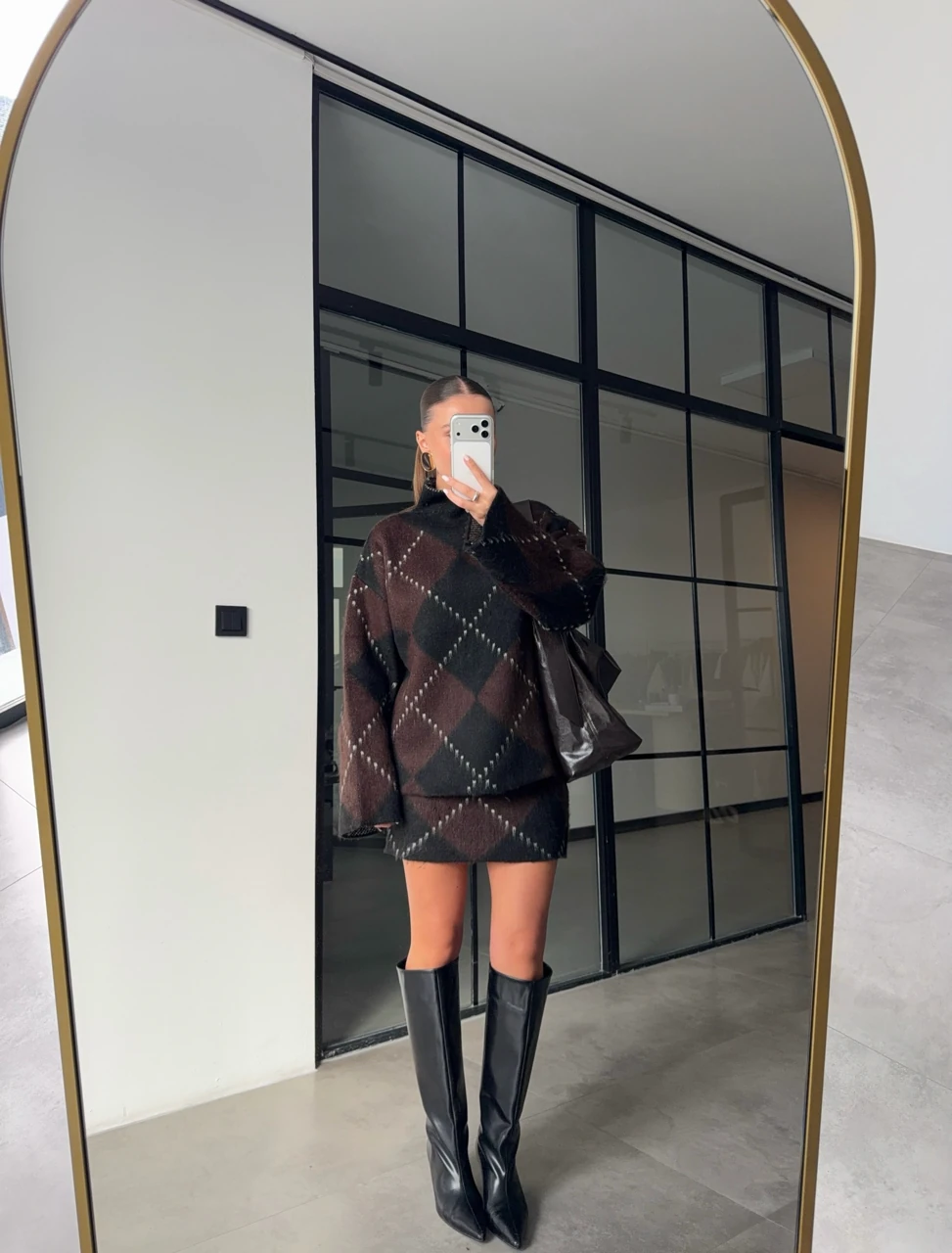 BAKLAVA DESEN ŞARDONLU DİK YAKA KAZAK ETEK TAKIM(ÖN SİPARİŞ ÜRÜNÜDÜR TAHMİNİ KARGOYA TESLİM TARİHİ 11 KASIM)