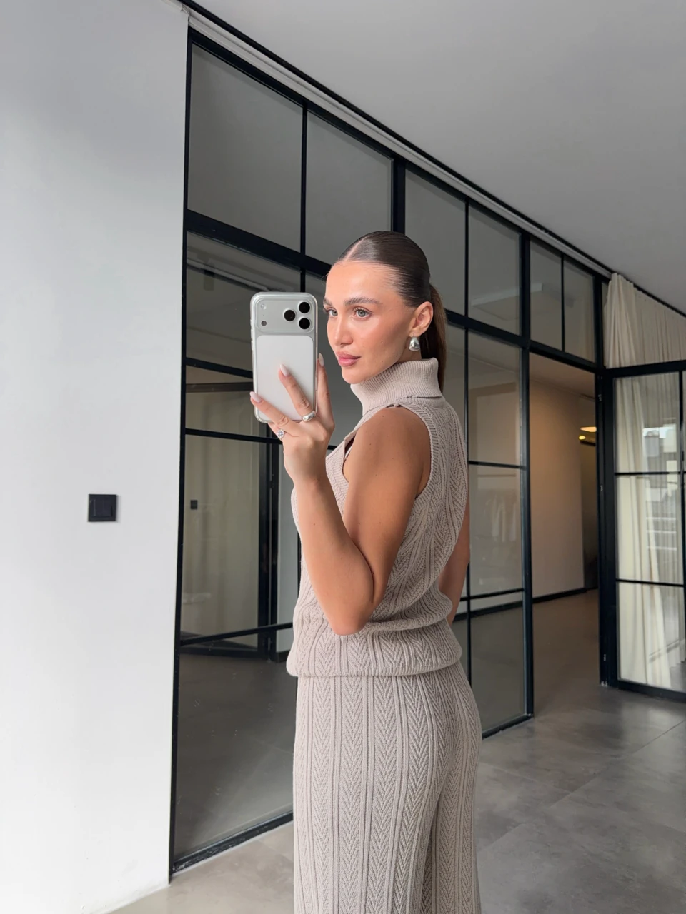 BOĞAZLI DESENLİ 3'LÜ TAŞ RENGİ TRİKO TAKIM