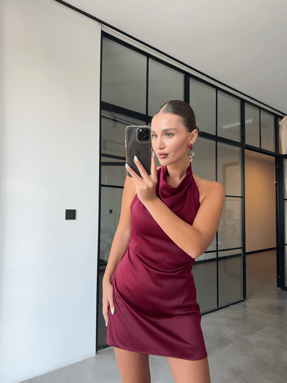BOYUNDAN BAĞLAMALI BORDO SATEN ELBİSE
