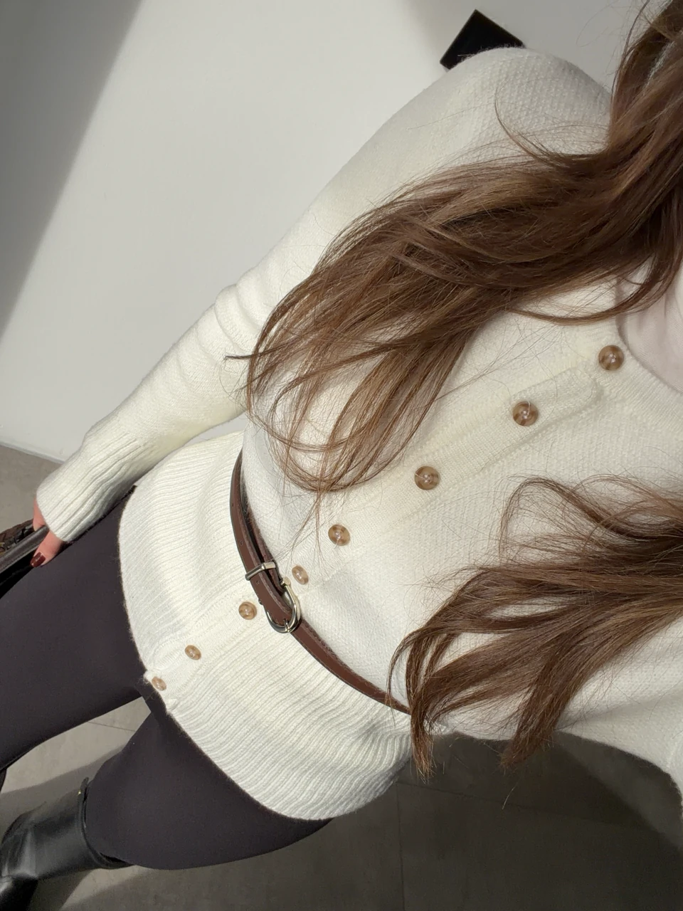 KEMERLİ DÜĞMELİ TRİKO KAZAK