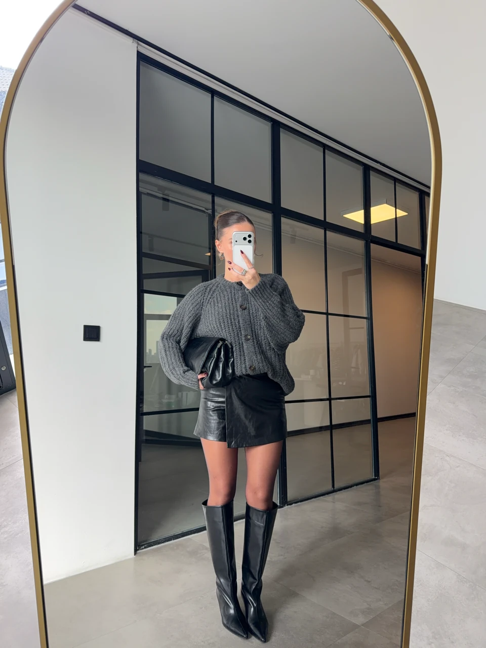 SİYAH ÇAPRAZ KAPAMA DERİ ŞORT ETEK