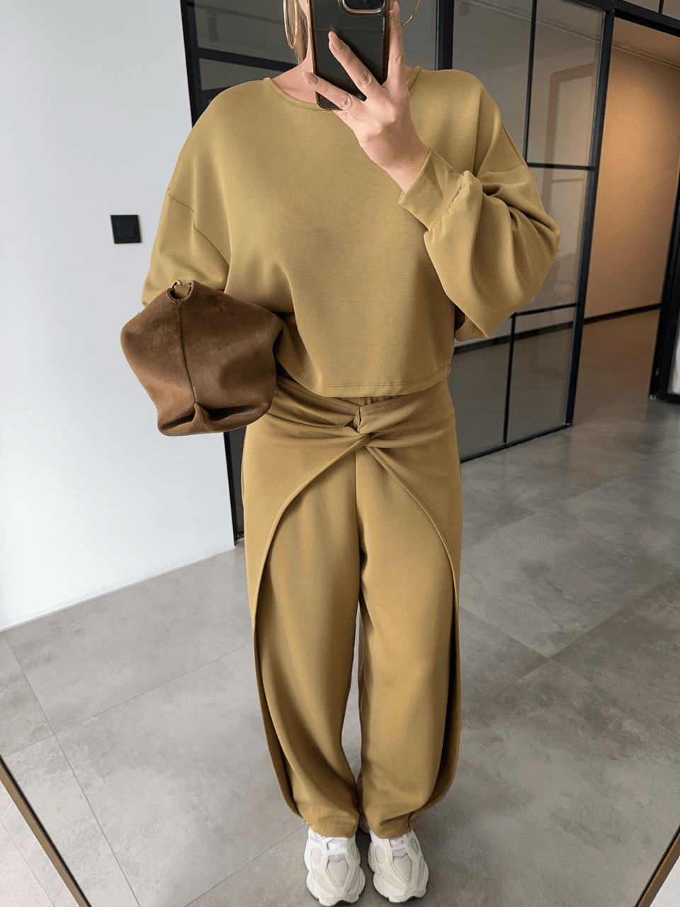 SIRT DEKOLTELİ SWEAT DÜĞÜMLÜ PANTOLON YAĞ YEŞİLİ MODAL TAKIM