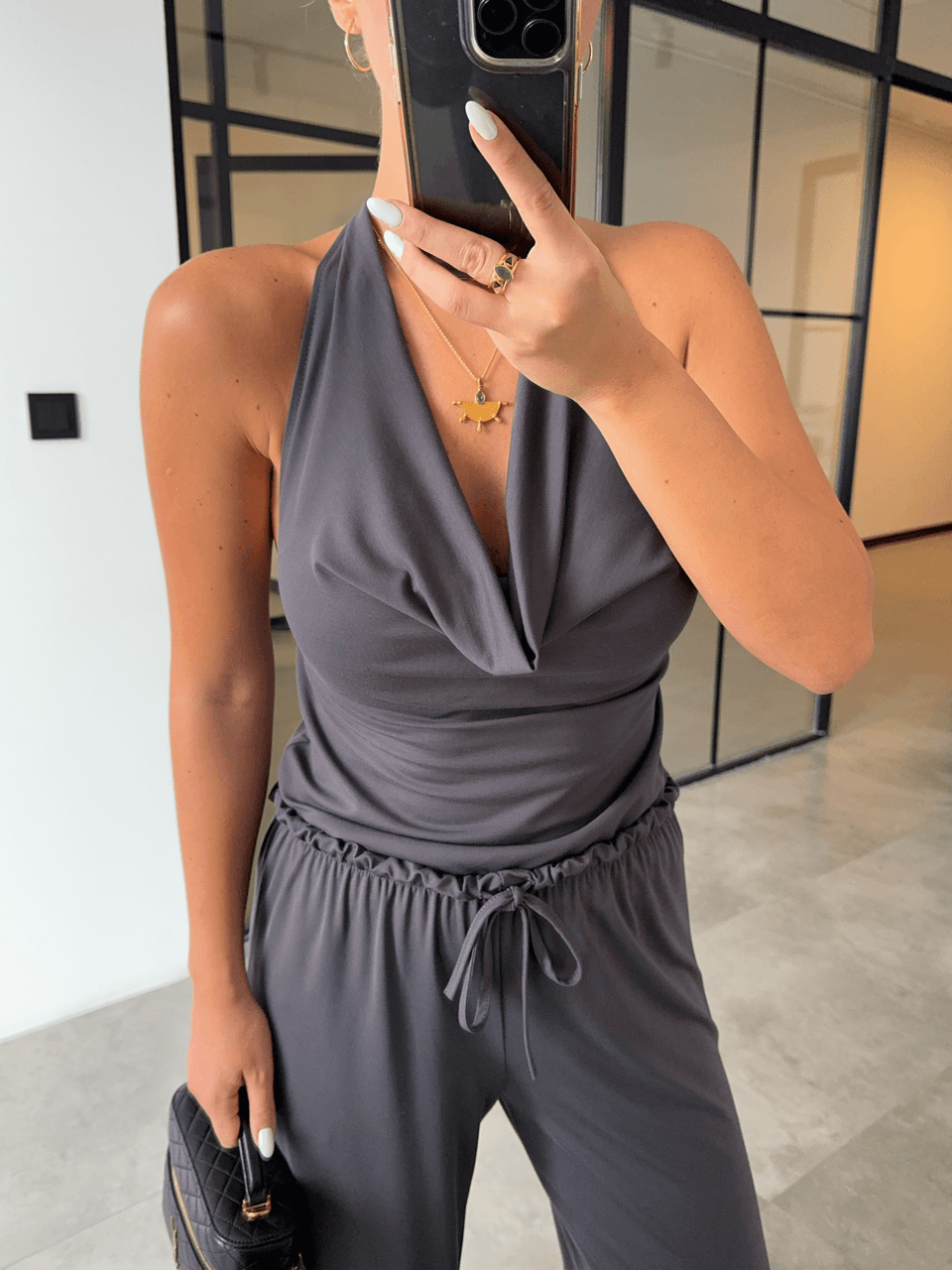 ANTRASİT HALTER YAKA DÖKÜMLÜ BLUZ PANTOLON MODAL TAKIM