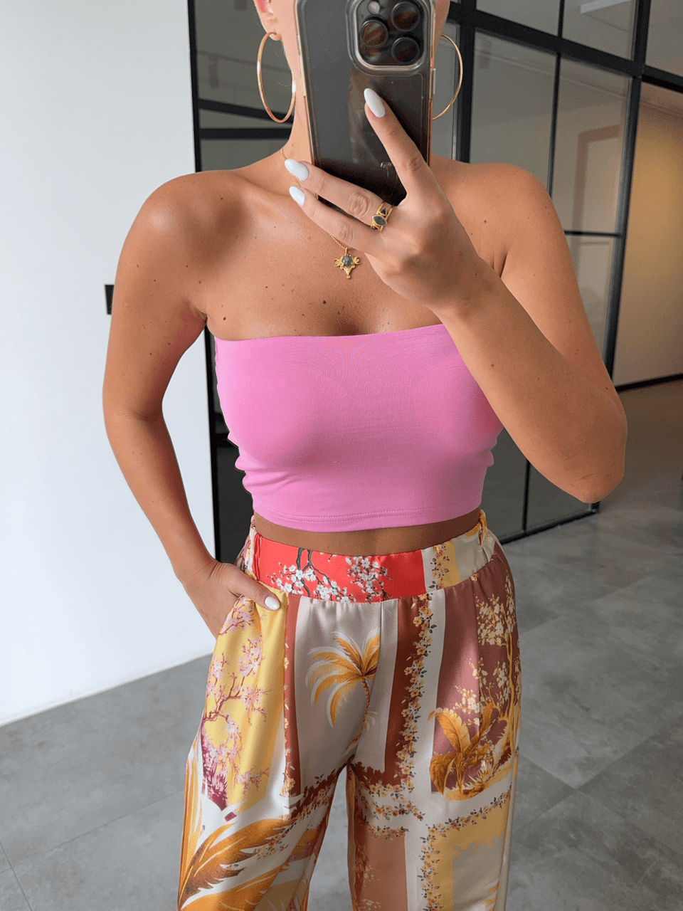 GÖĞÜS KUPLU PEMBE STRAPLEZ CROP BLUZ