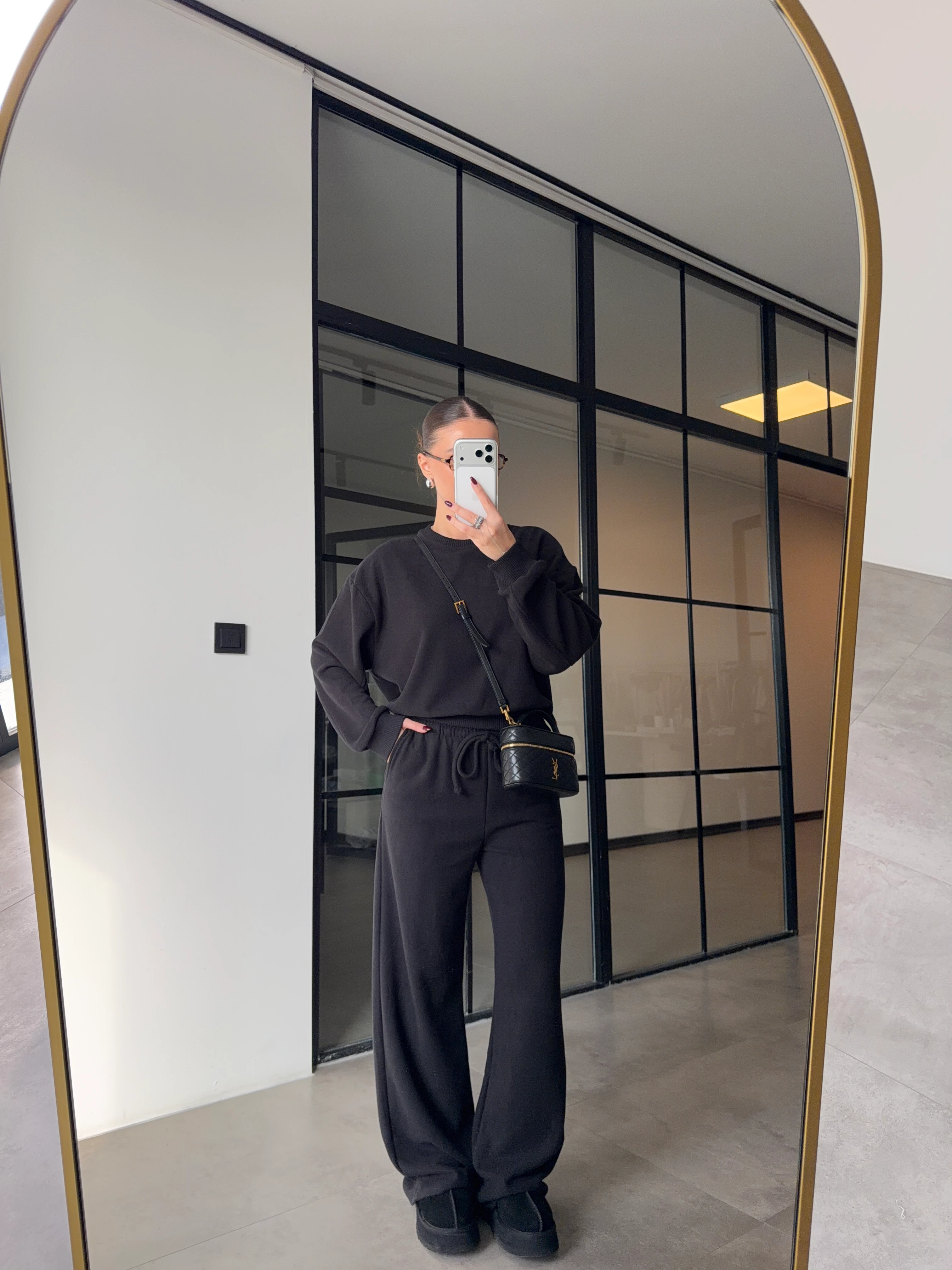 BİSİKLET YAKA SİYAH SELANİK KUMAŞ TAKIM