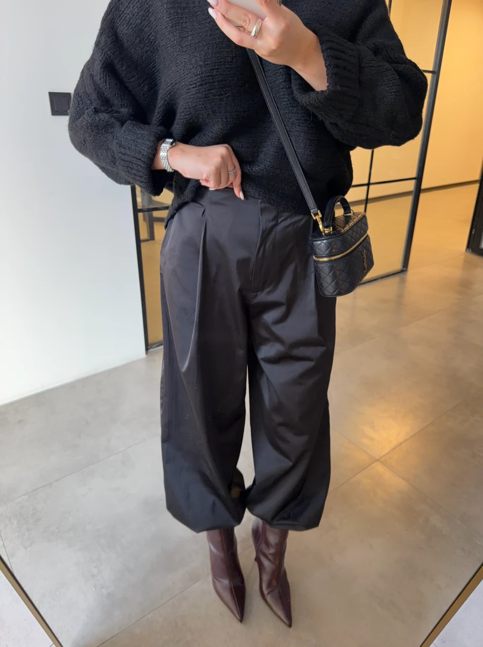 PAÇASI LASTİKLİ SATEN PANTOLON - Siyah