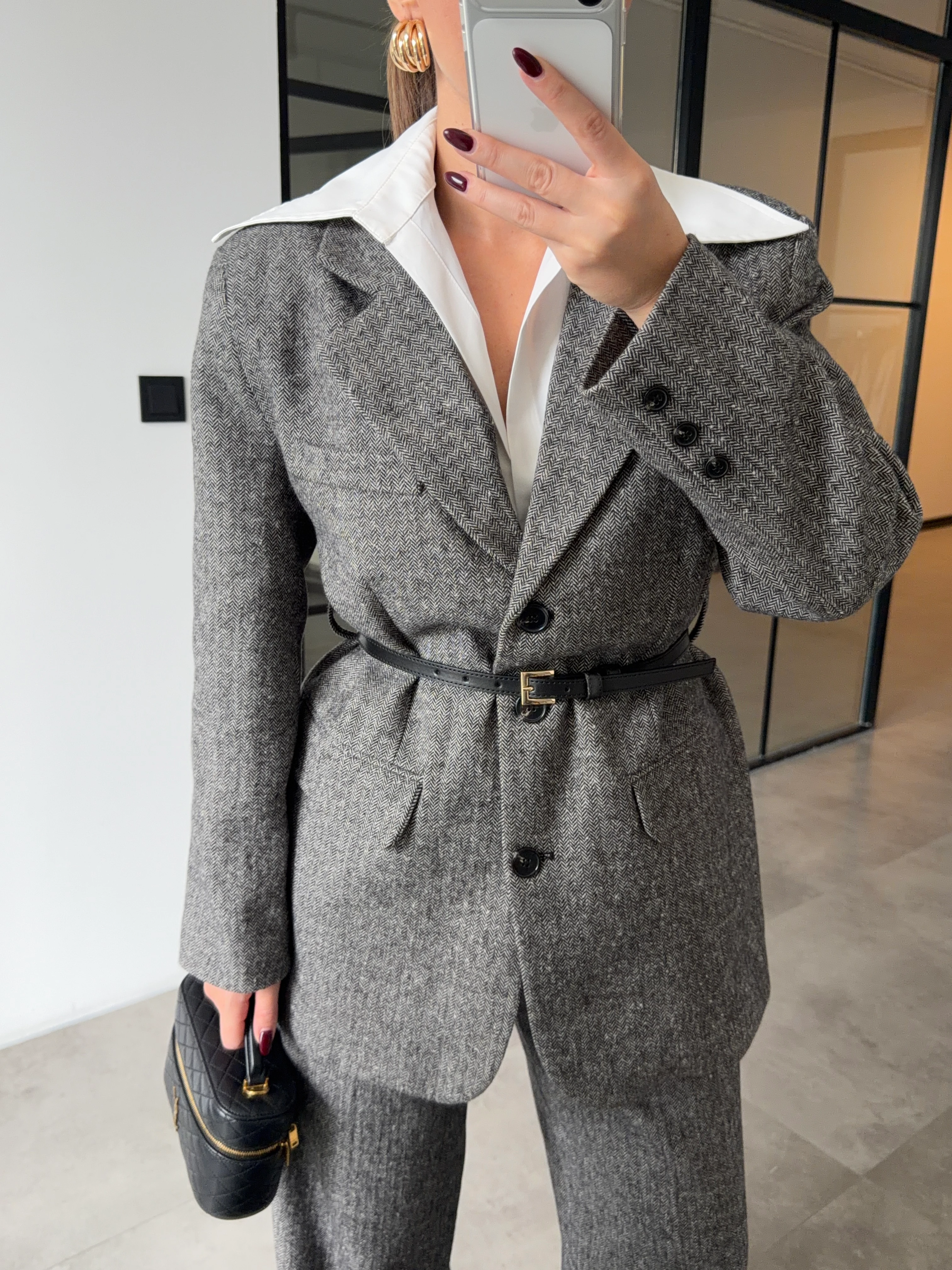 GÖMLEK YAKALI KEMERLİ KAŞE CEKET PANTOLON TAKIM