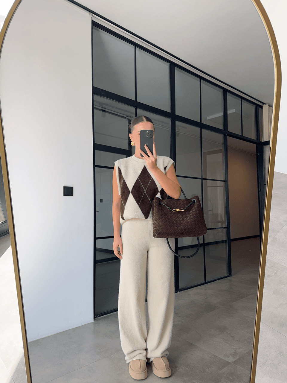 PELUŞ DOKULU BEJ RENGİ TRİKO PANTOLON