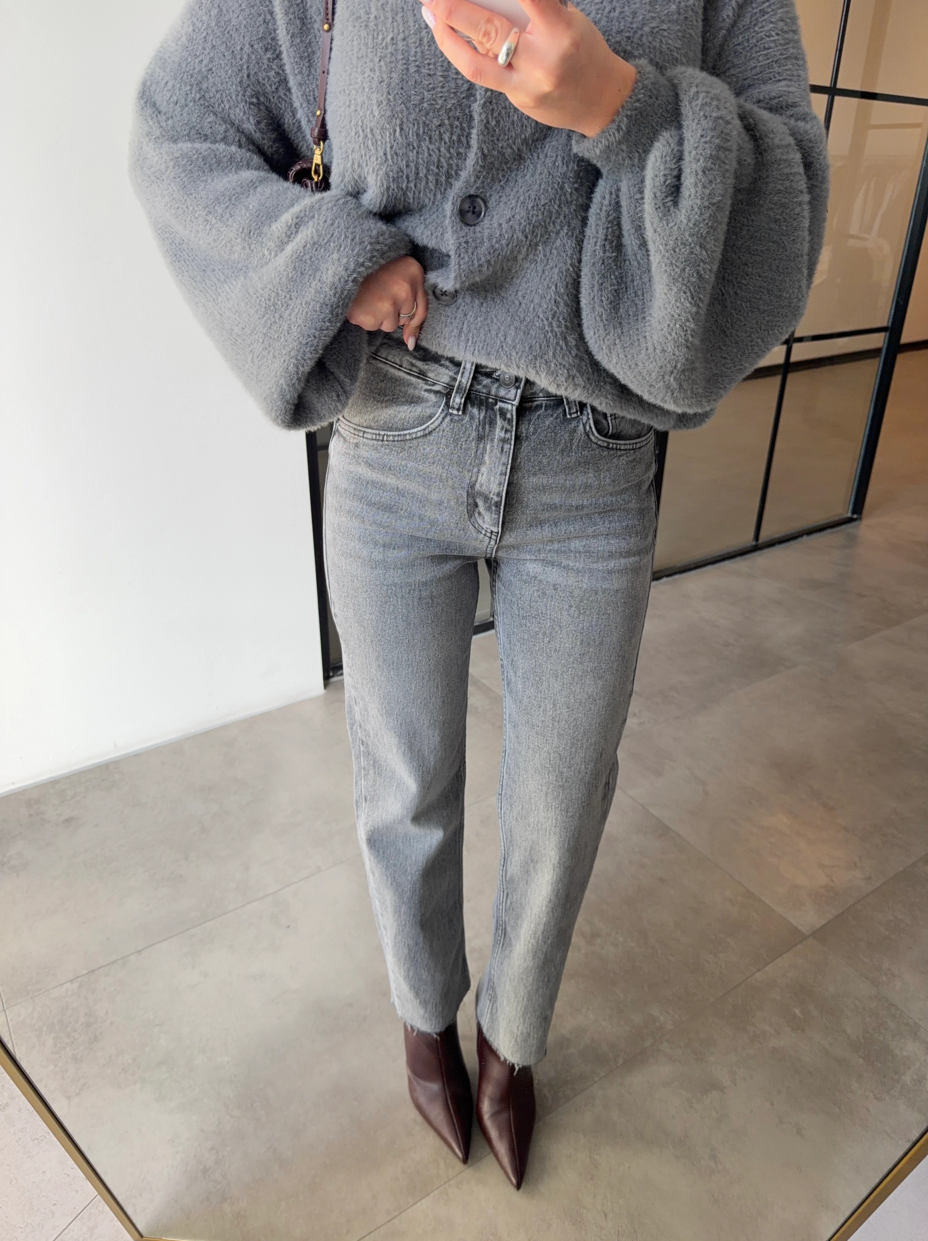 YÜKSEK BEL GRİ LİKRALI STRAİGHT JEAN