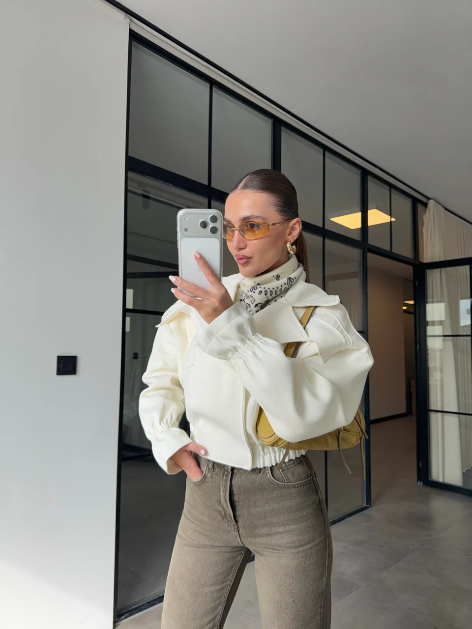 EKRU BELİ LASTİKLİ BOMBER CEKET