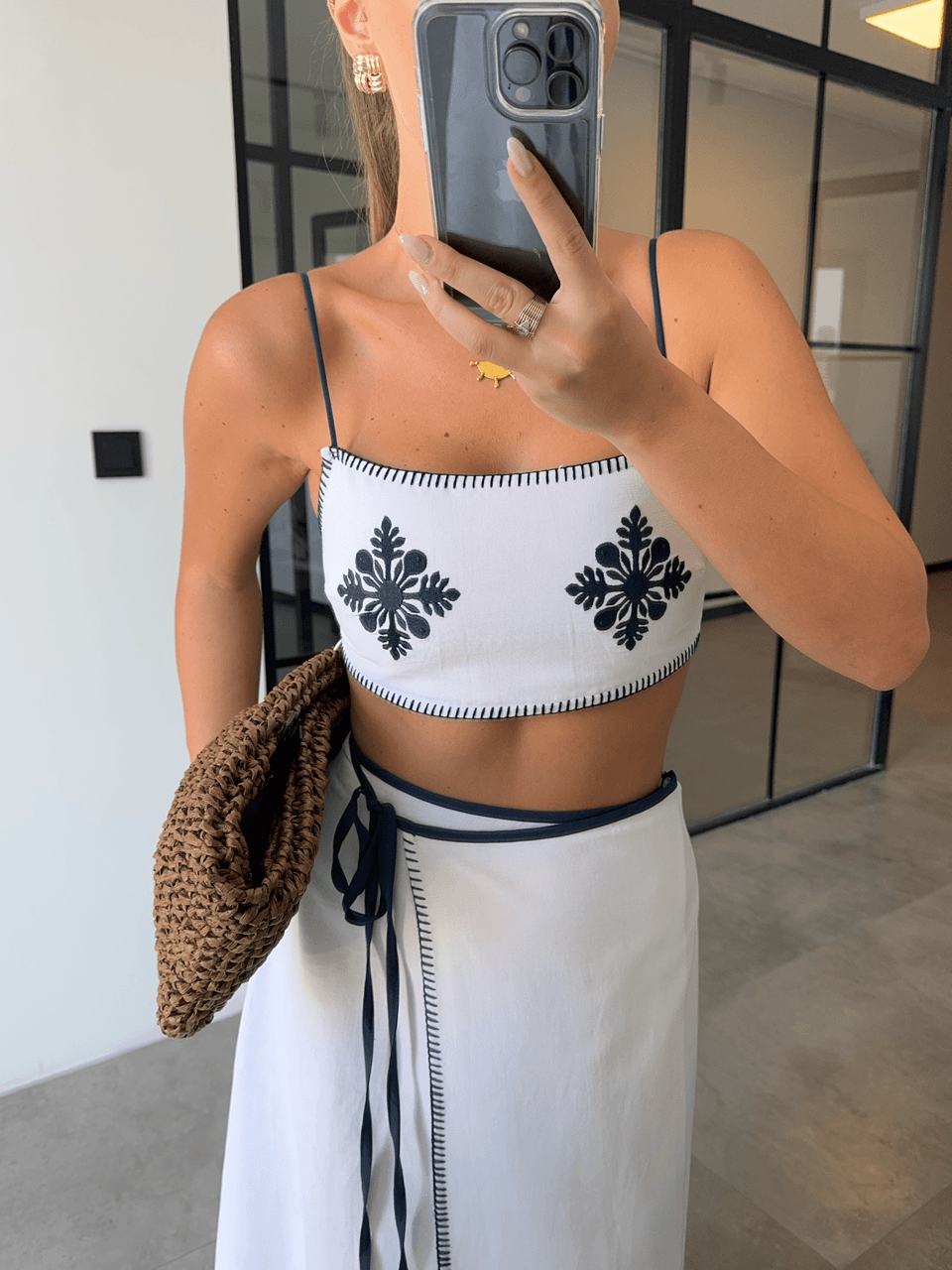 NAKIŞ DETAYLI ETEK CROP TAKIM