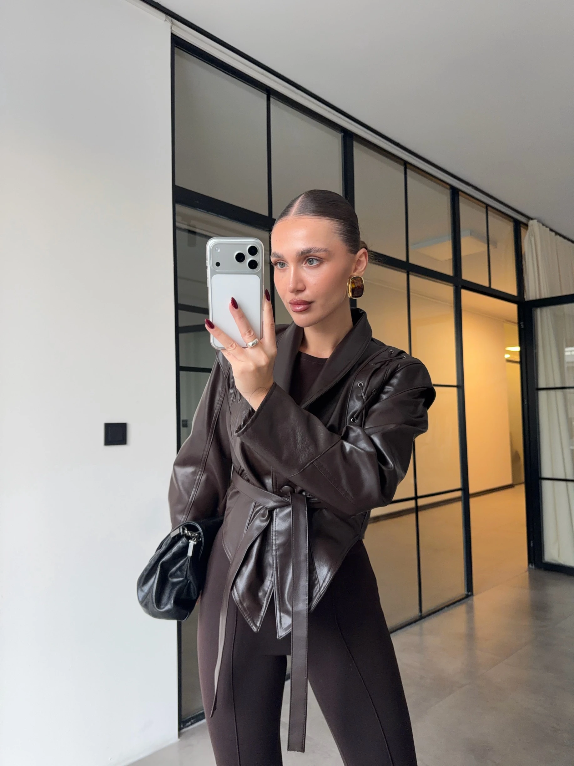 OMUZ DETAYLI MİLAN ACI KAHVE DERİ CEKET