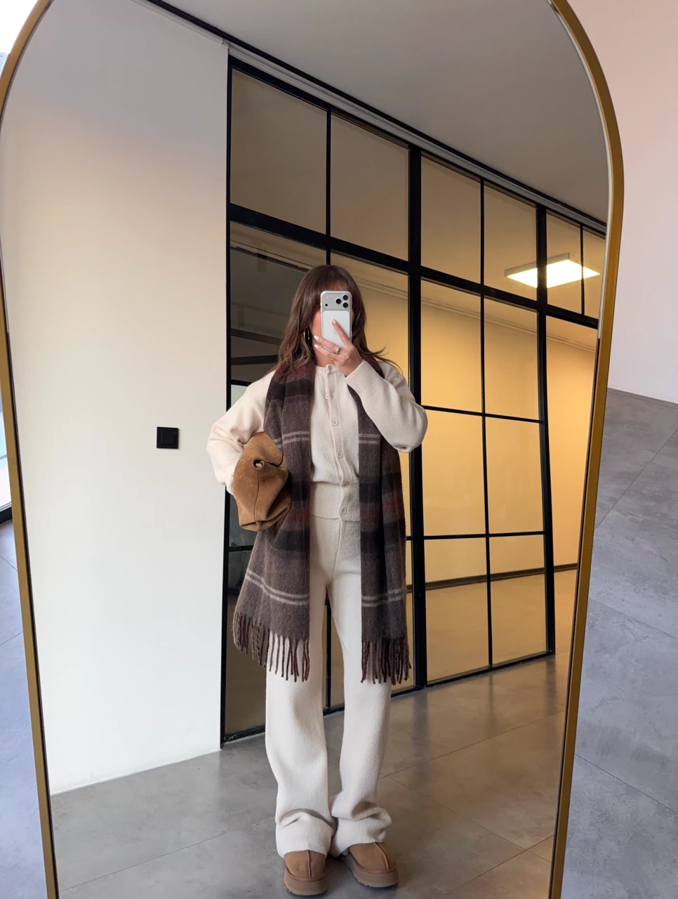 BEJ RENGİ BİSİKLET YAKA DÜĞMELİ HIRKA PANTOLON TRİKO TAKIM