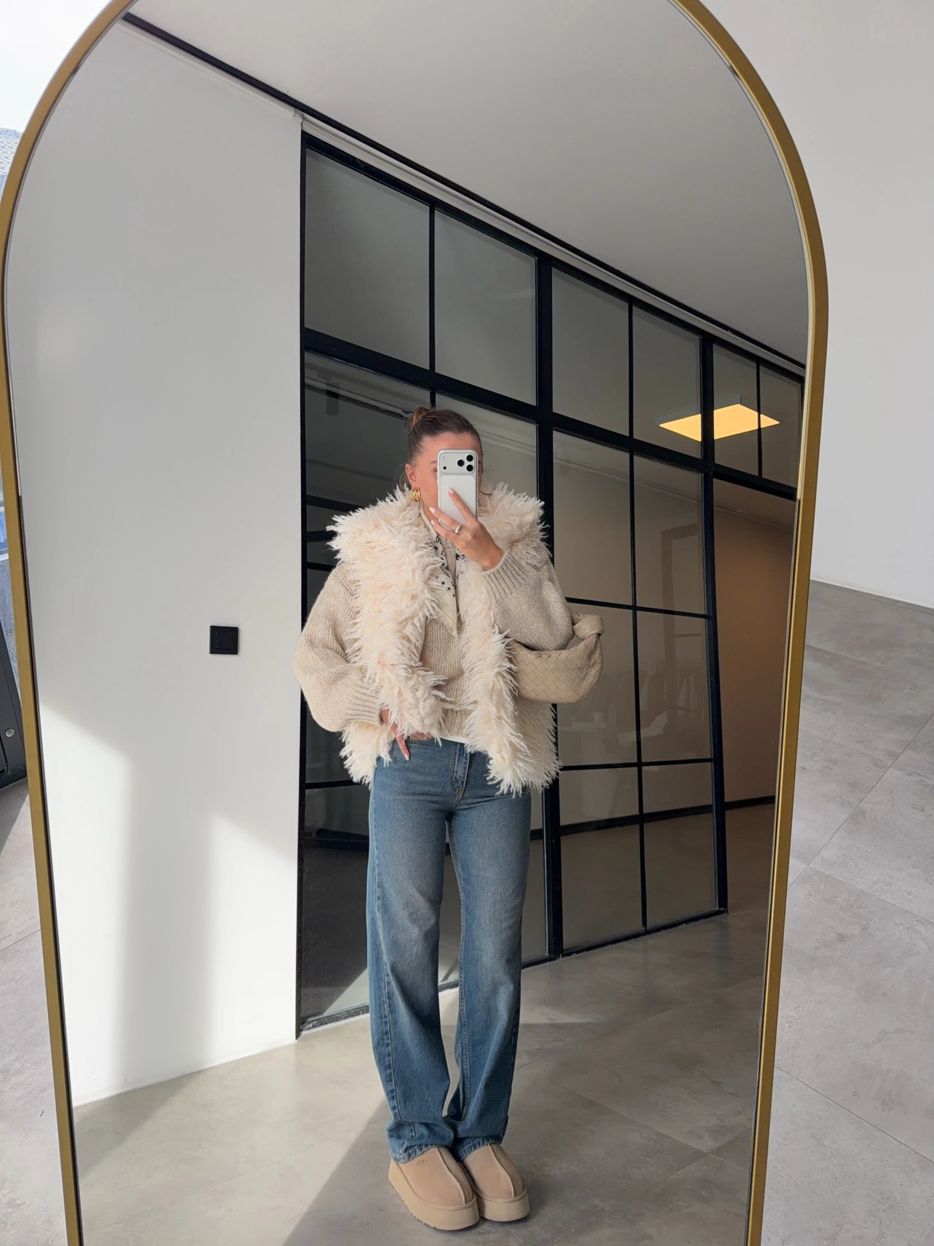 EKRU PELUŞ KÜRK YELEK