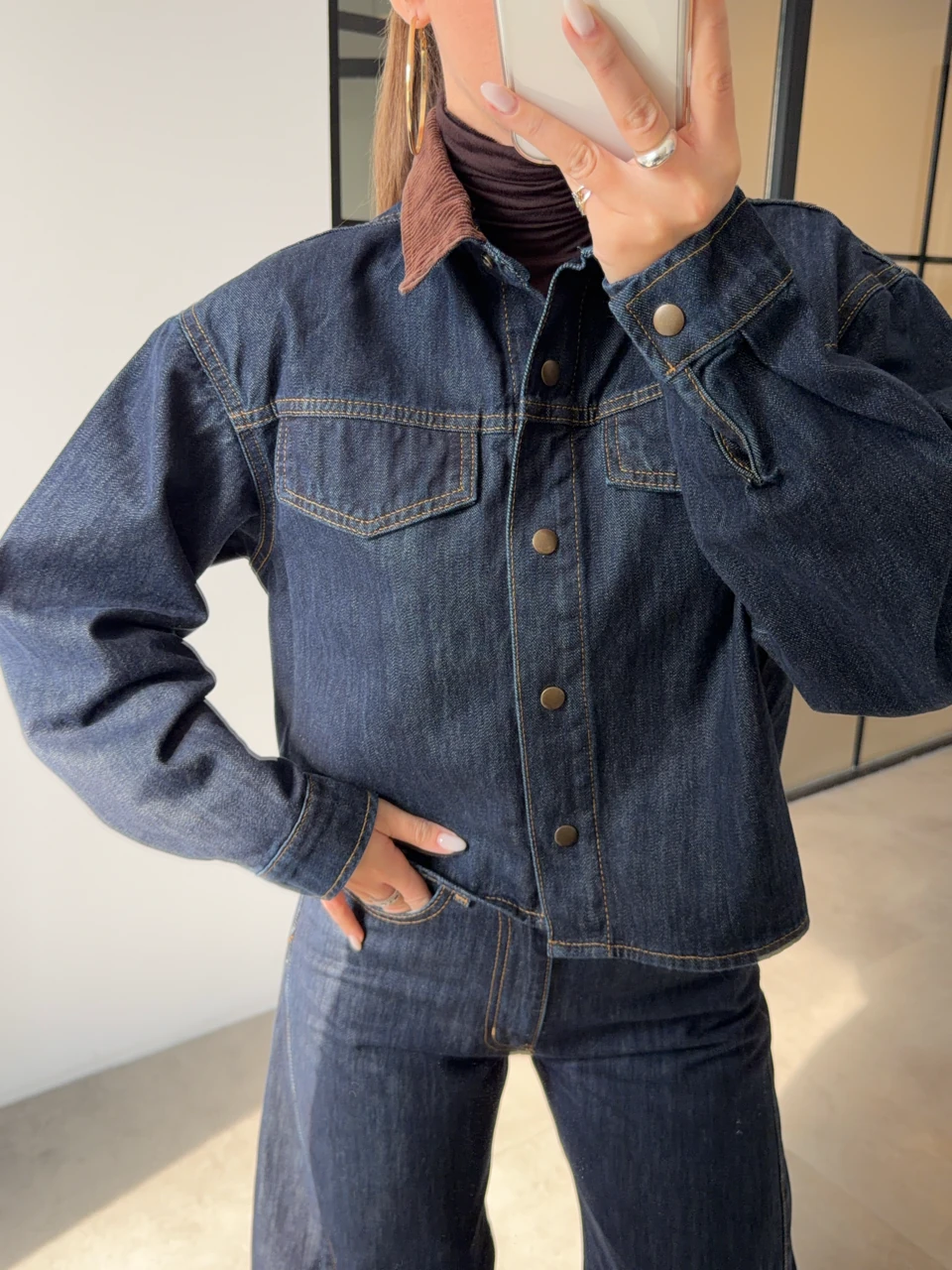 KADİFE YAKALI DENİM GÖMLEK