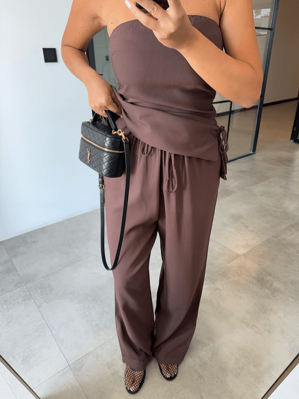 STRAPLESS GATHERED BROWN SUIT