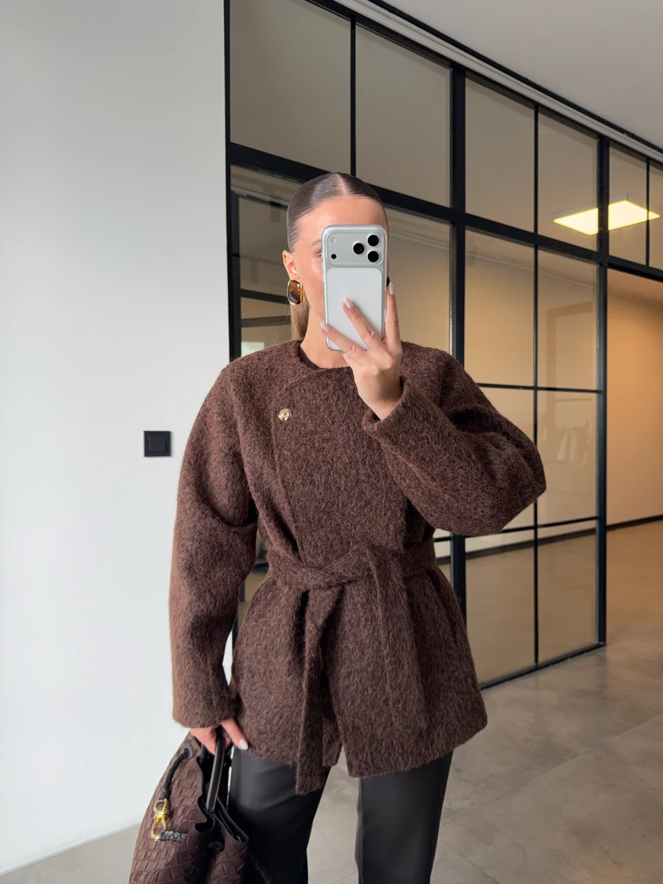 GOLD DÜĞMELİ KAHVERENGİ KISA KAŞE KABAN