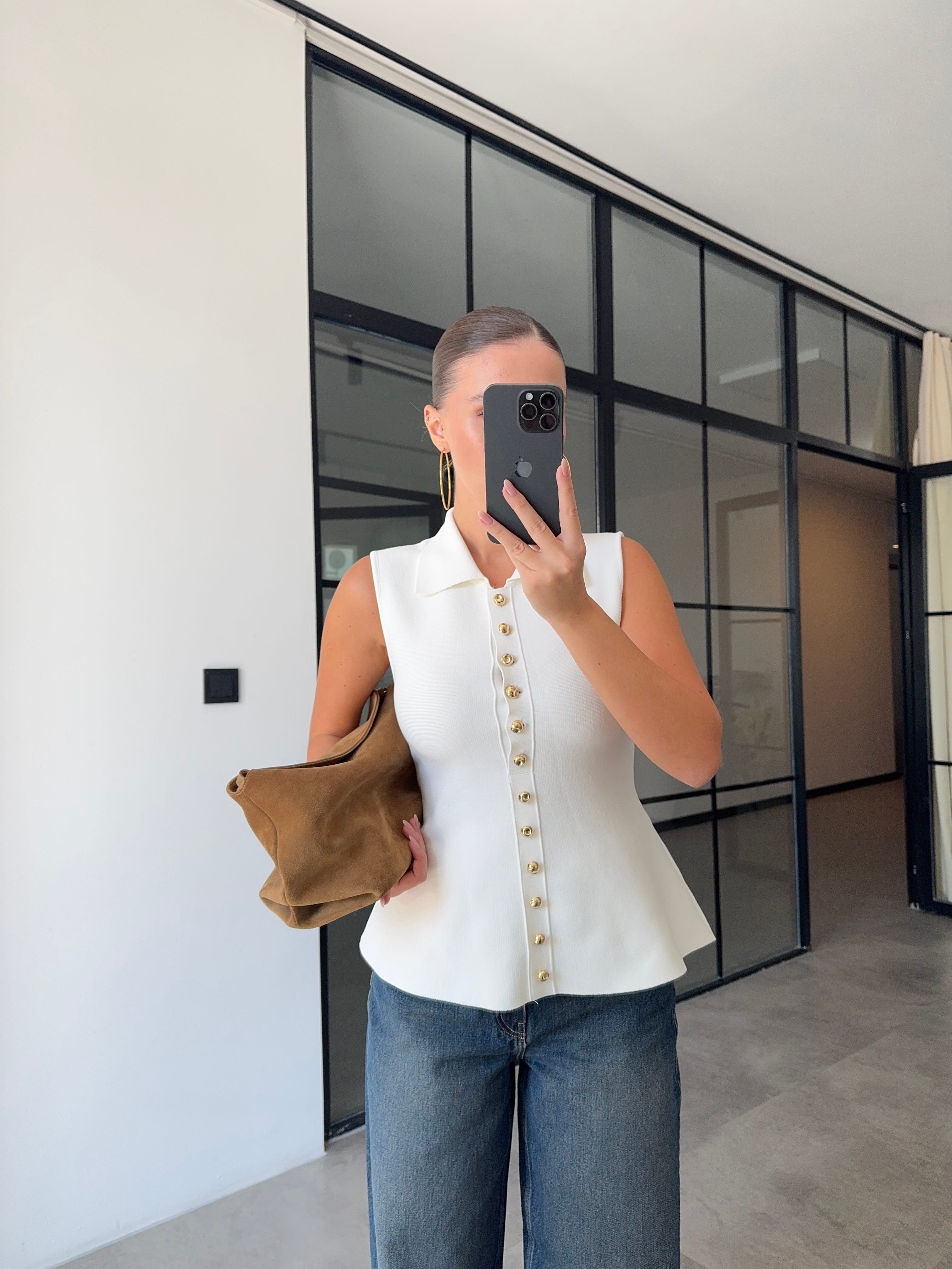 ÇELİK ÖRME GOLD DÜĞMELİ YAKALI EKRU BLUZ 