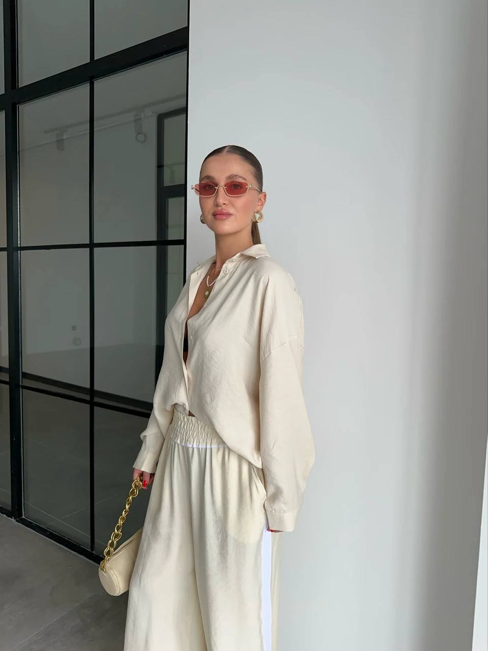 SAMPLE COMMENT SIRT BASKILI BEJ RENGİ TENSEL KUMAŞ TAKIM