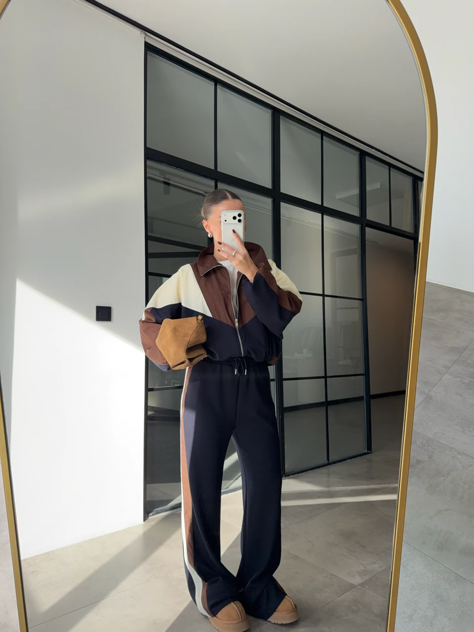 RENKLİ PARÇALI EŞOFMAN TAKIMI