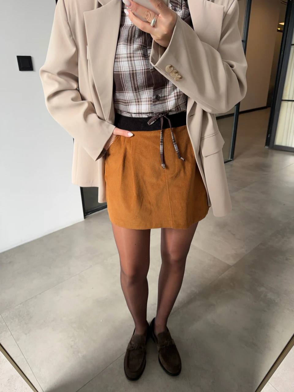 EKOSE DETAYLI KADİFE ŞORT ETEK