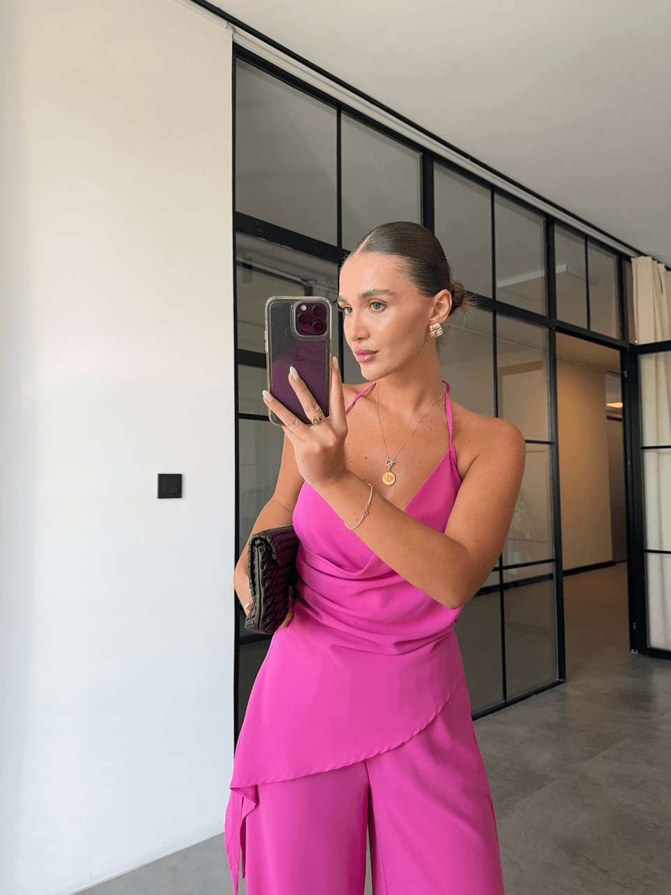 SHOULDER-CUT ASYMMETRIC BLOUSE TROUSERS PINK SET