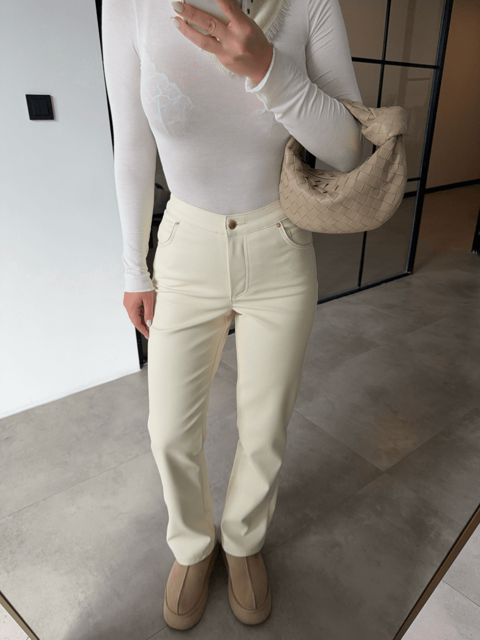 YÜKSEK BEL EKRU DERİ PANTOLON