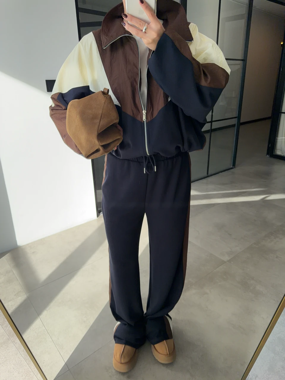 RENKLİ PARÇALI EŞOFMAN TAKIMI