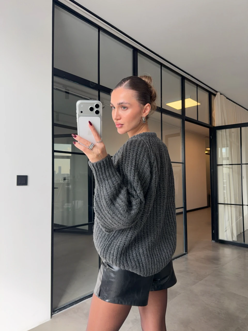 SİYAH ÇAPRAZ KAPAMA DERİ ŞORT ETEK