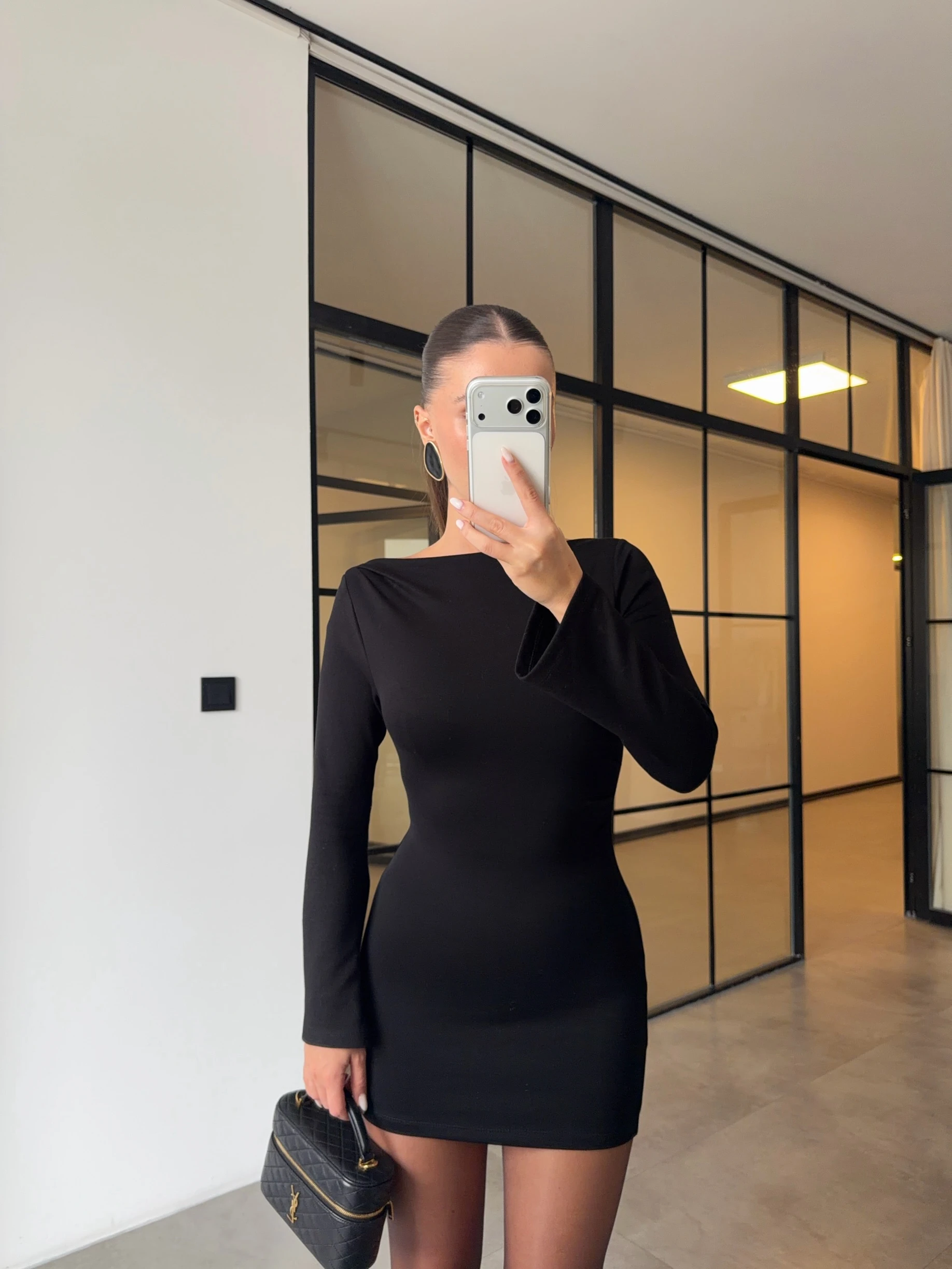 PARÇALI SİYAH MİNİ ELBİSE