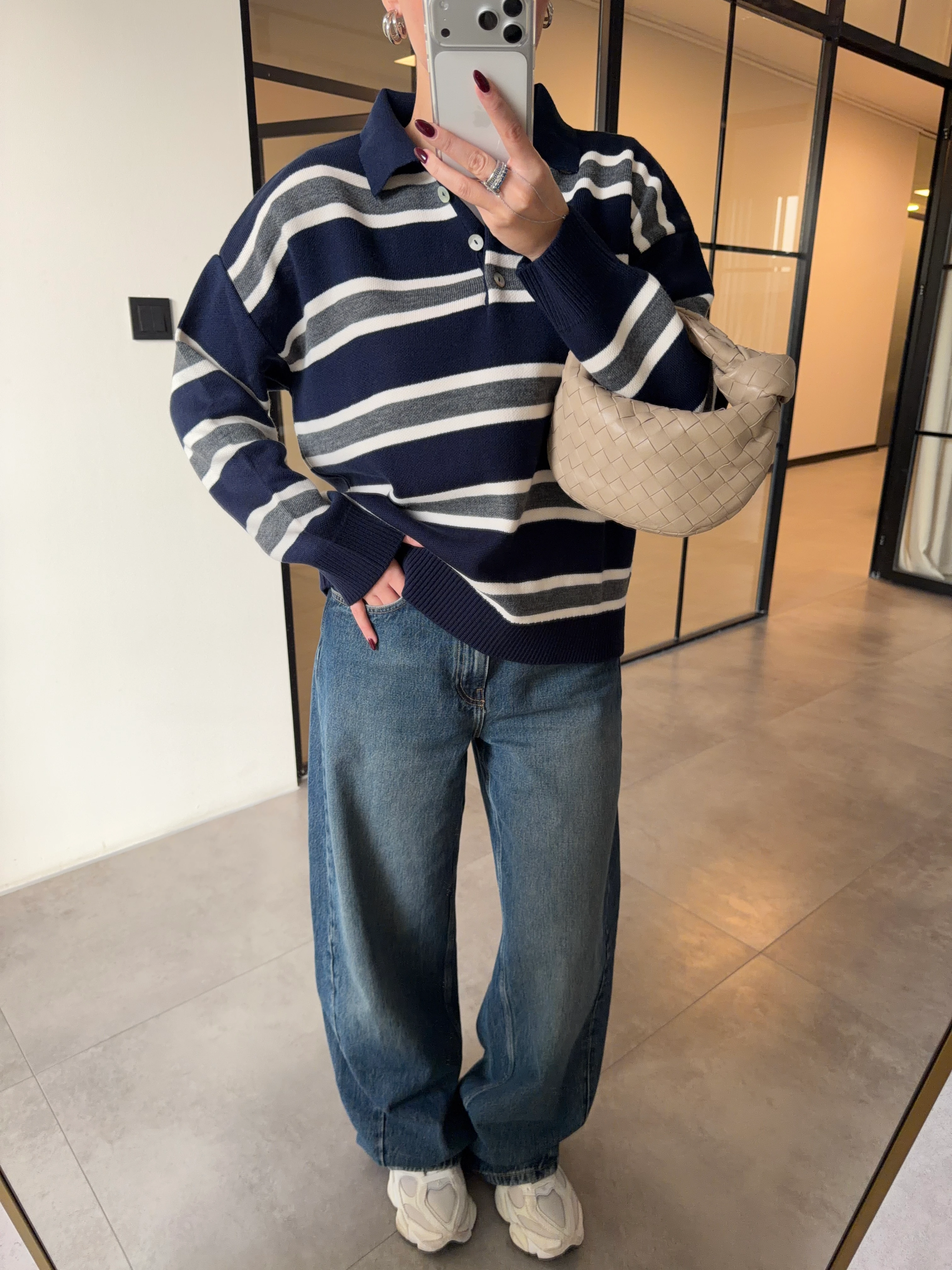 POLO YAKA LACİVERT-KREM ÇİZGİLİ KAZAK