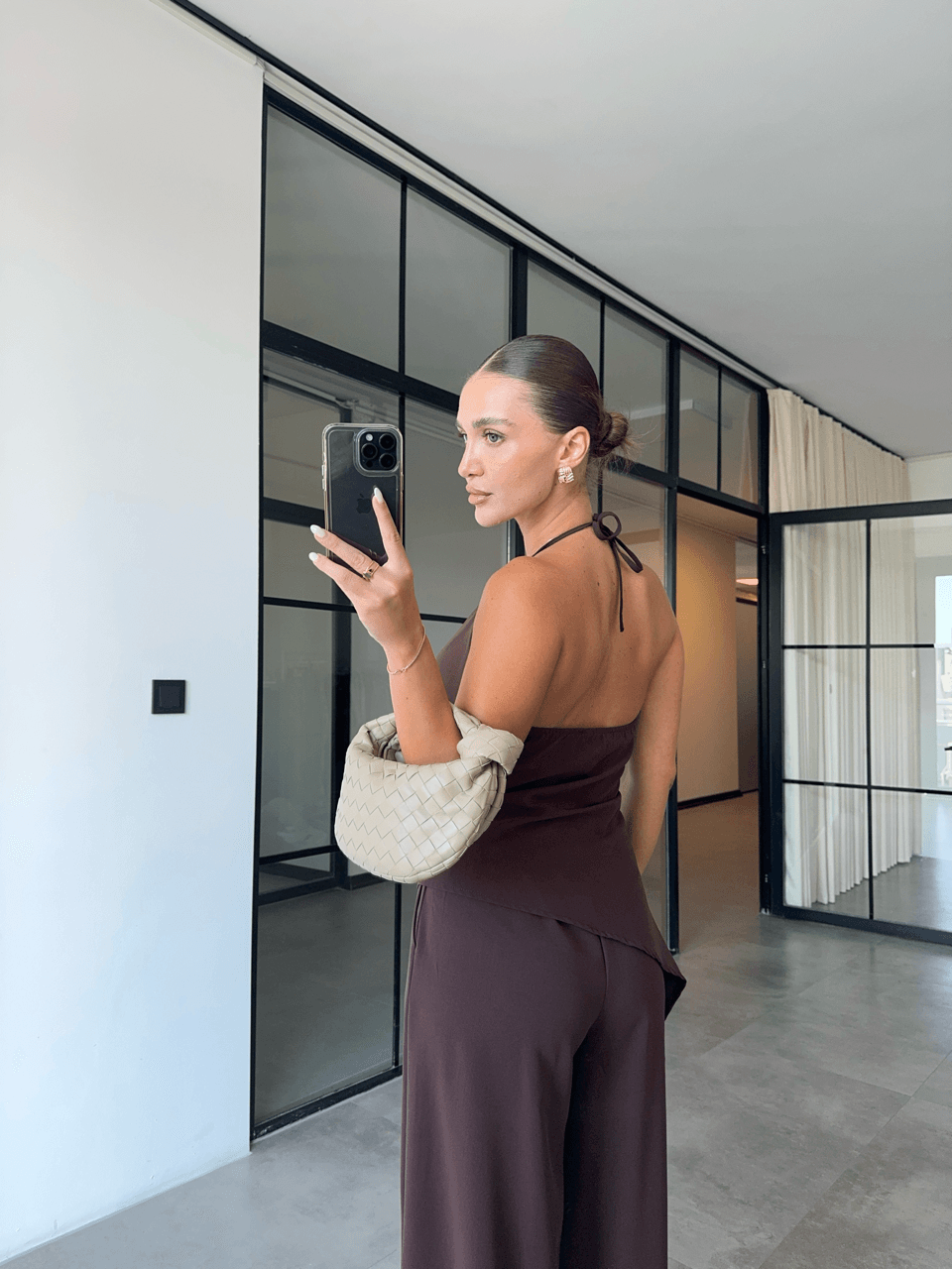 CROSSOVER ASYMMETRIC BLOUSE TROUSERS BROWN SET