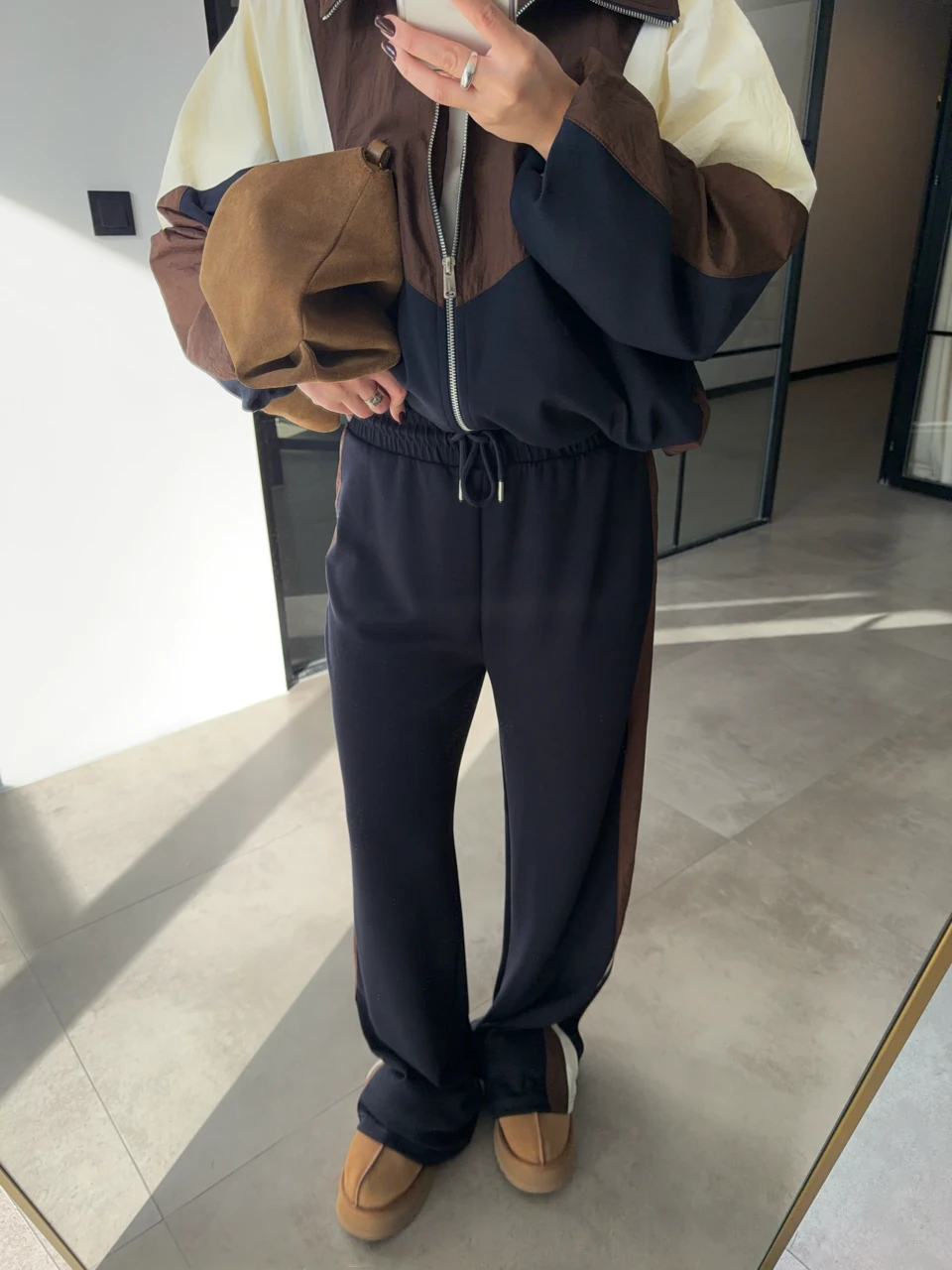 RENKLİ PARÇALI EŞOFMAN TAKIMI