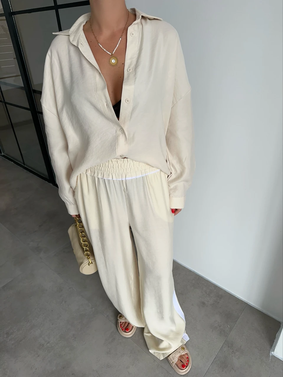 SAMPLE COMMENT SIRT BASKILI BEJ RENGİ TENSEL KUMAŞ TAKIM