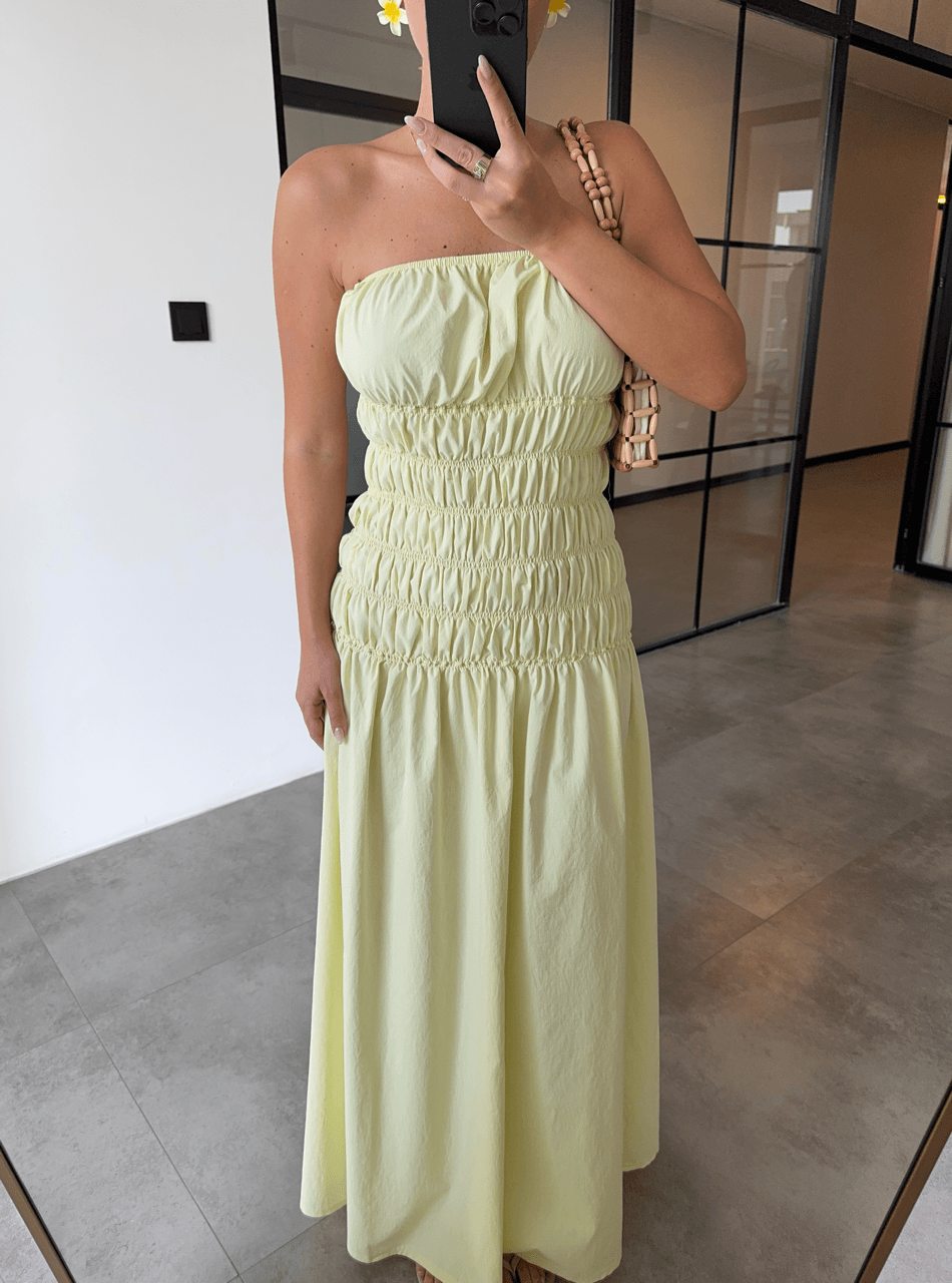 BÜZGÜLÜ STRAPLEZ SARI MAXİ ELBİSE