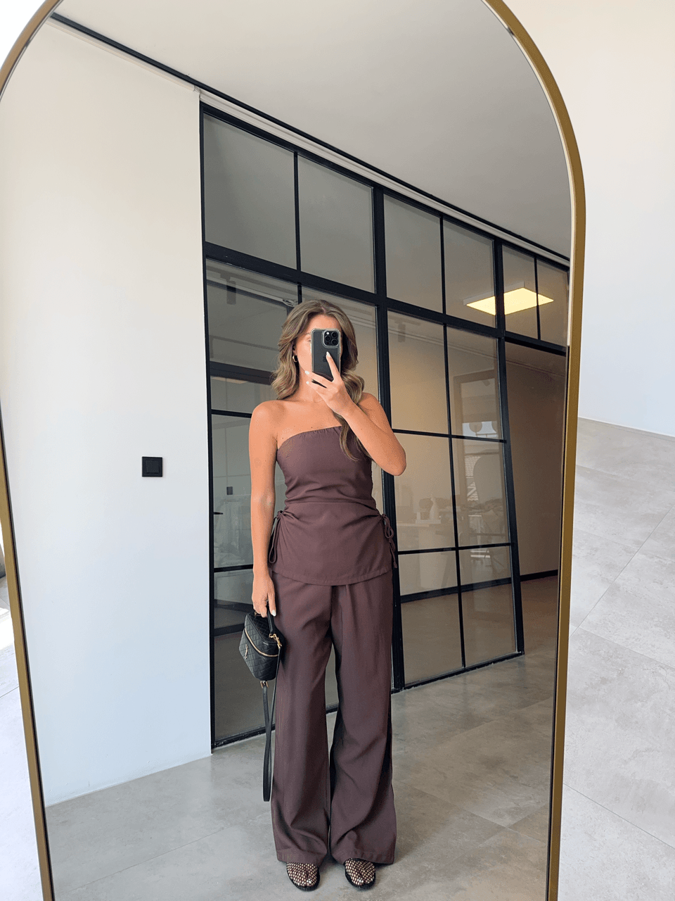 STRAPLESS GATHERED BROWN SUIT
