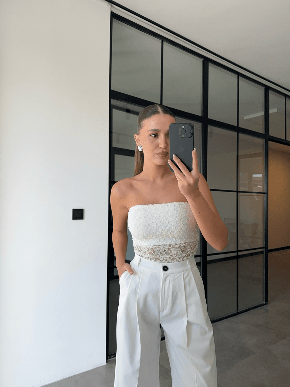 CROP ASTARLI STRAPLEZ BEYAZ DANTEL BODYSUİT